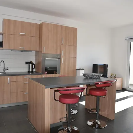 Pina Nicos 2-4 Pers *