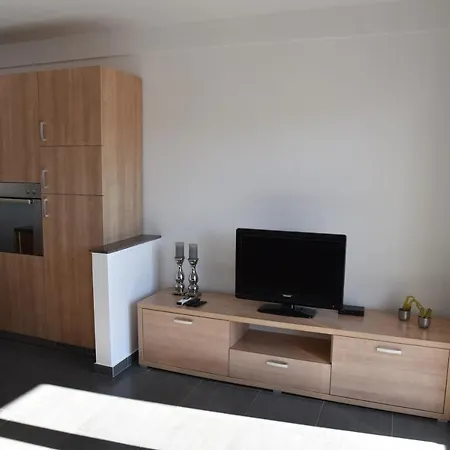 Pina Nicos 2-4 Pers Apartman *