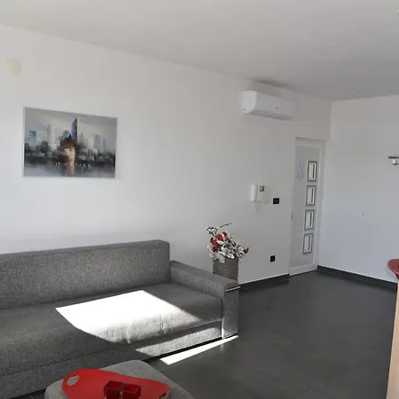 Apartman Pina Nicos 2-4 Pers