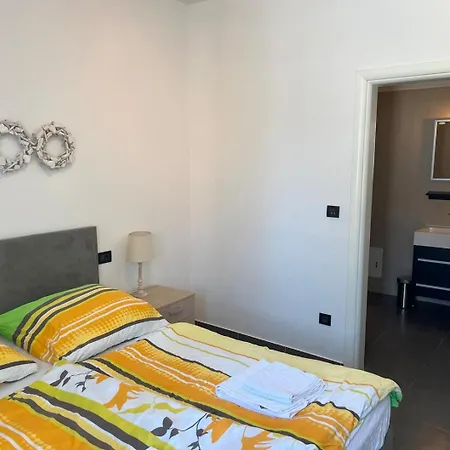 Pina Nicos 2-4 Pers * Tisno