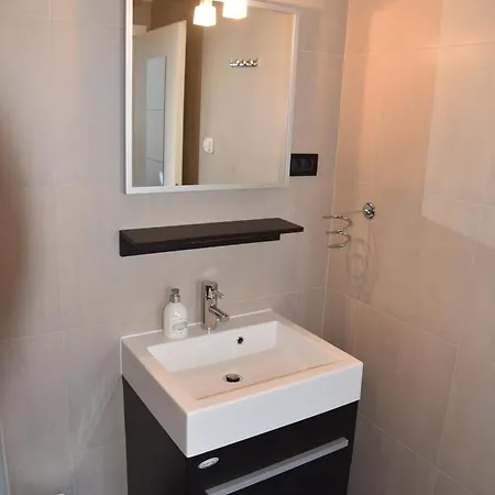 Apartman Pina Nicos 2-4 Pers