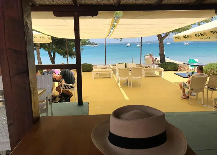 Pina Nicos 2-4 Pers *