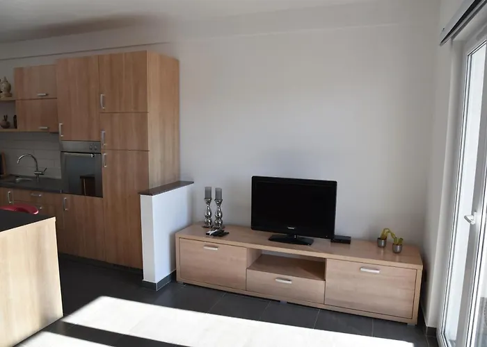 Pina Nicos 2-4 Pers Apartman *